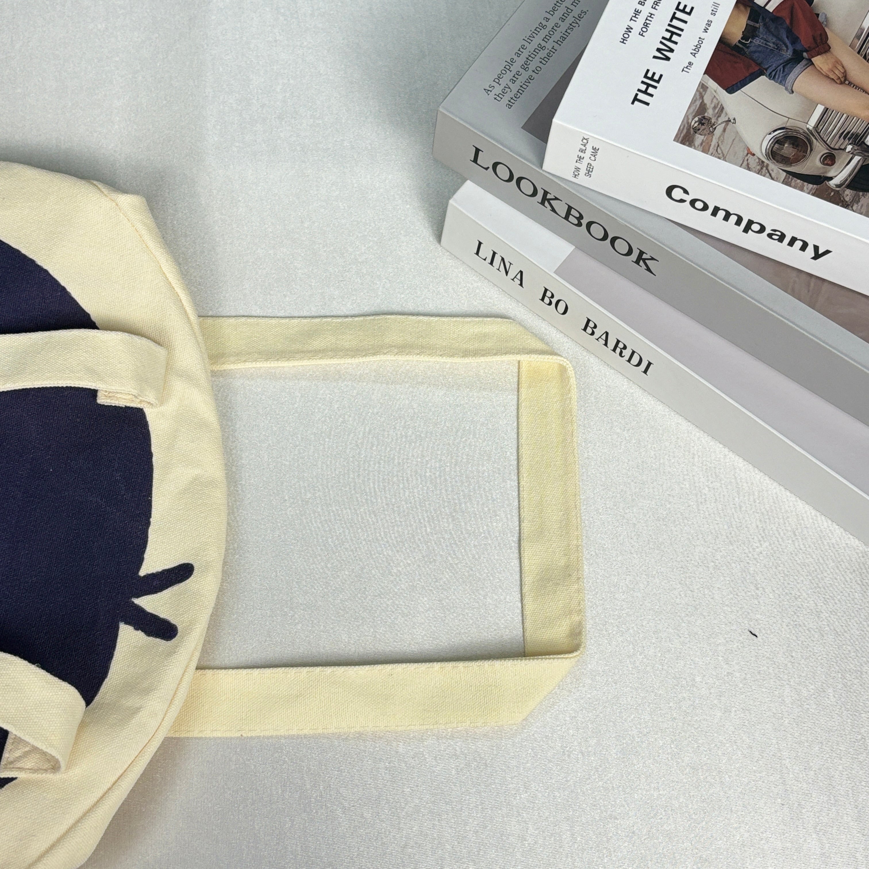 HAYA: Large zipper tote bag-4